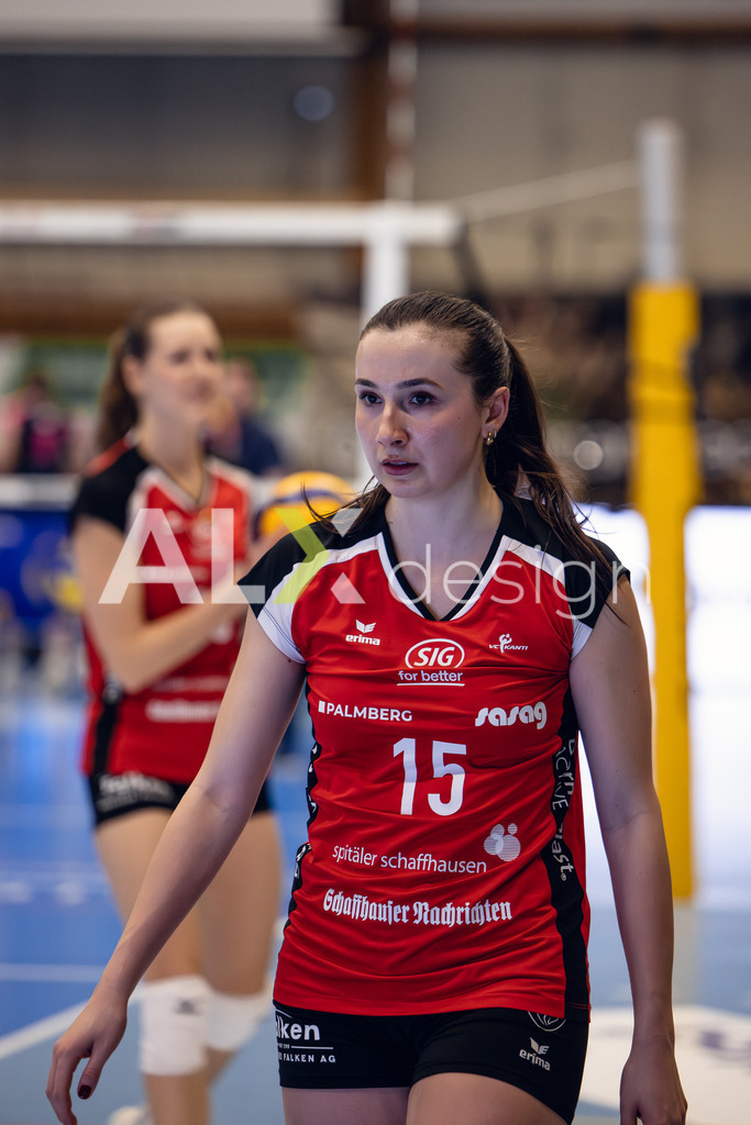 Volleyball I Frauen I Saison 2025-2026 I Volleyball NLA | Women I Round 14 I VC Kanti Schaffhausen - NLZ Volleyball Academy Zürich I 16.01.2026 | VC Kanti Schaffhausen - 15 Alessia Pazin (CH) – Pass / Zuspiel - Realisiert mit Pictrs.com
