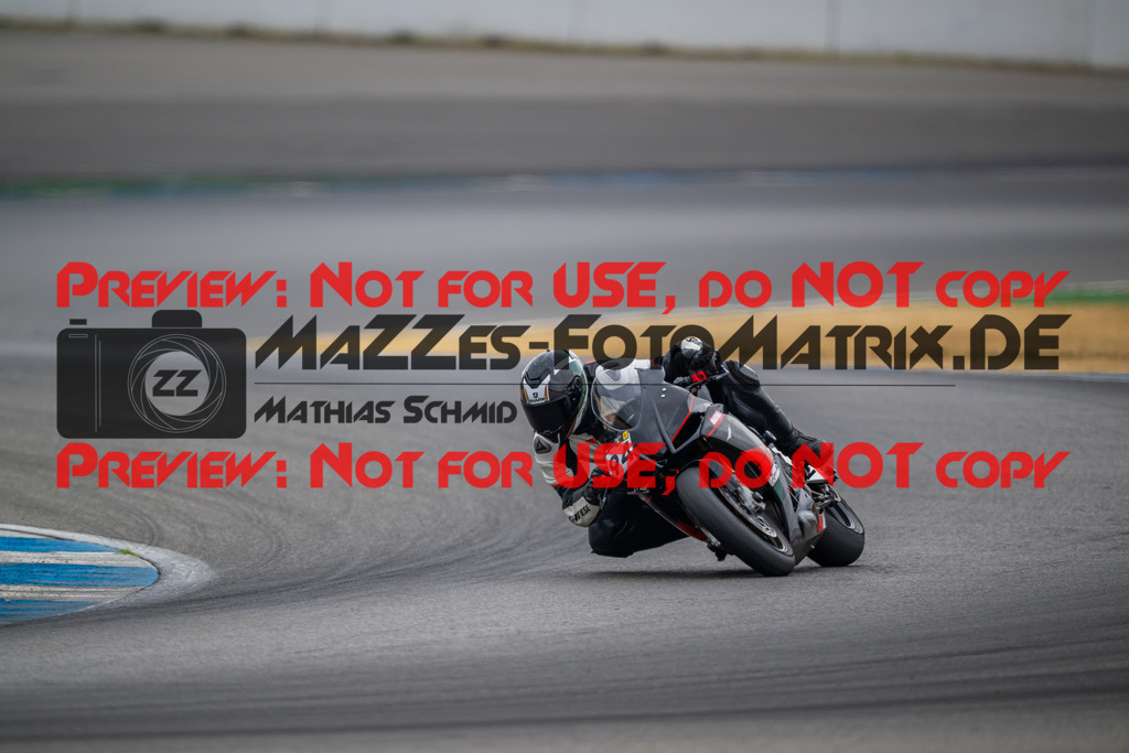 MaZZes-Fotomatrix-20260809-580006 | R1