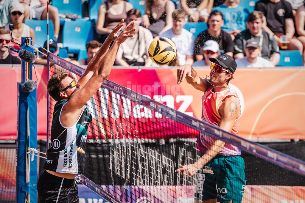 Beachvolleyball | Männer | Allianz German Beach Tour 2025 | Tourstop Hamburg | 31.05.2025 | v.l. Jonas Kaminski gegen Niklas Held