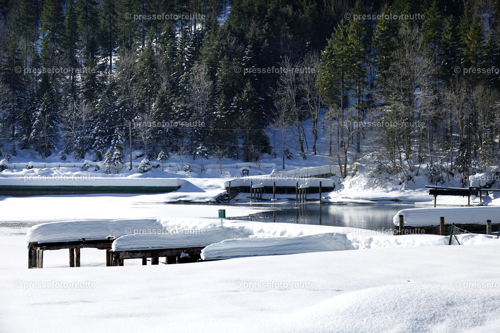 welltvi-Plansee-Winter--DSC02589 | Info aus dem Bezirk Reutte/Ausserfern Tirol sowie eine umfangreiche Bilddatenbank über die gesamte Region: Lechtal, Talkessel Reutte, Tannheimertal, Zwischentoren. Lech, Plansee, Zugspitze, Grenztunnel, B179, Fernpassstraße, Verkehr, Lawinen, Tradition, - Realisiert mit Pictrs.com
