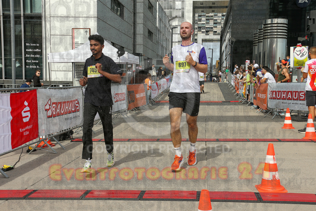 250920_1327_EX1_4698 | Sportfotografie im Rhein-Sieg Kreis, Köln, Bonn, NRW, Rheinland Pfalz, Hessen, etc. Unser Tätigkeitsfeld umfasst den Laufsport vom Volkslauf über den Marathon, Duathlon, Triathon bis zum Ultralauf wie Kölnpfad Ultra oder Schindertrail.