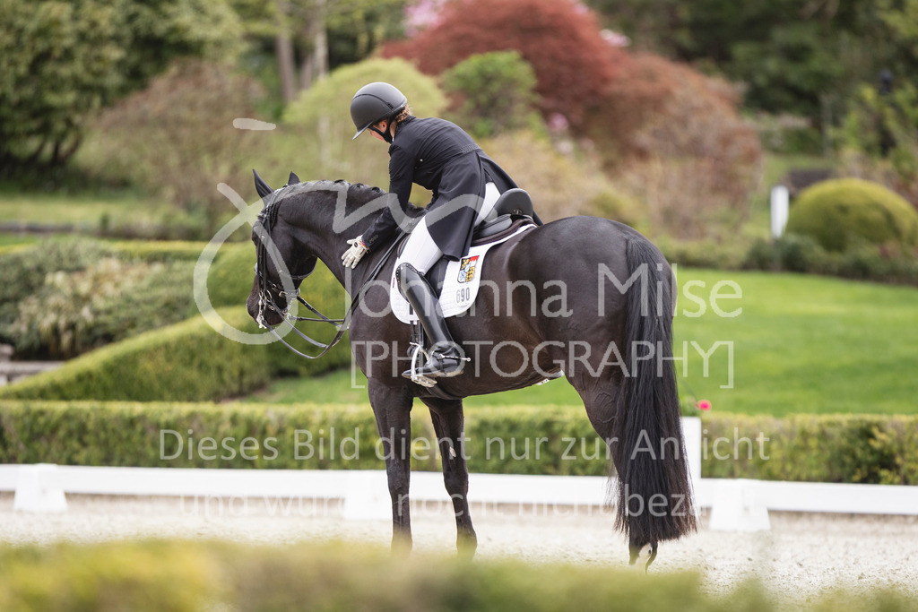 260412_Kronberg_S-Dressur-614 | Deine schönsten Turniermomente als professionelle Fotos! Entdecke hochwertige Pferdesport-Fotografie im Online-Shop. Jetzt Fotos finden & bestellen!