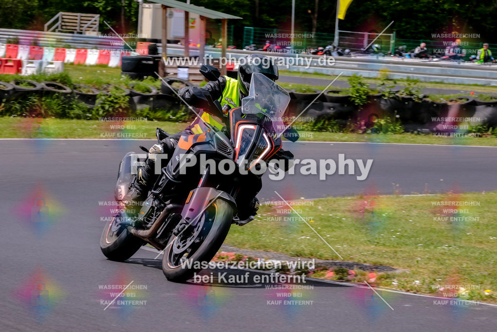 MotoTeamVBK-20977 | Hier findet Ihr Bilder von Touristenfahrten auf der Nürburgring Nordschleife oder von anderen Veranstaltungen die ich besucht habe. Viel Spass beim Durch Schauen 