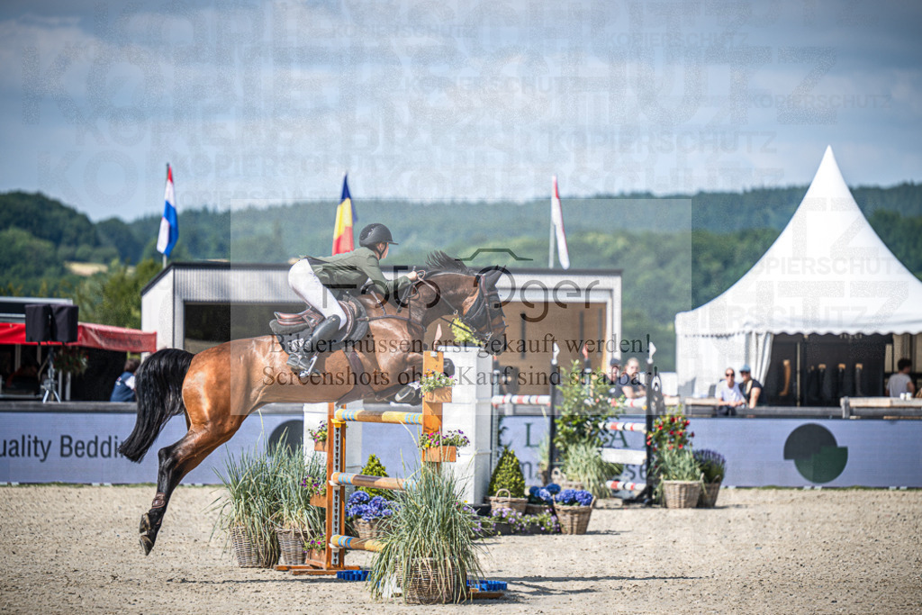 DOS_2683 | Entdecke hochwertige Reitturnierfotos von Foto Oger. Professionell, emotional und authentisch – jetzt Lieblingsmomente im Shop bestellen.Deutschlandweite Turnierfotografie. - Realisiert mit Pictrs.com