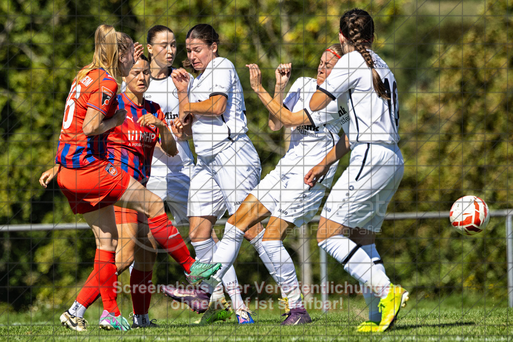 20260906_115027_0074-Bearbeitet_(c)_by_PhotoPeet | #,1.FC Donzdorf (weiß) vs. 1.FC Heidenheim 1846 (rot), Fußball, Frauen-Verbandspokal Gruppe 2, 2. Runde, Saison 2026/2027, Rasenplatz Lautertal Stadion, Süßener Straße 16, 73072 Donzdorf, 06.09.2026 - 11:00 Uhr,Foto: PhotoPeet / Sport- &amp; Eventfotografie / Peter Harich