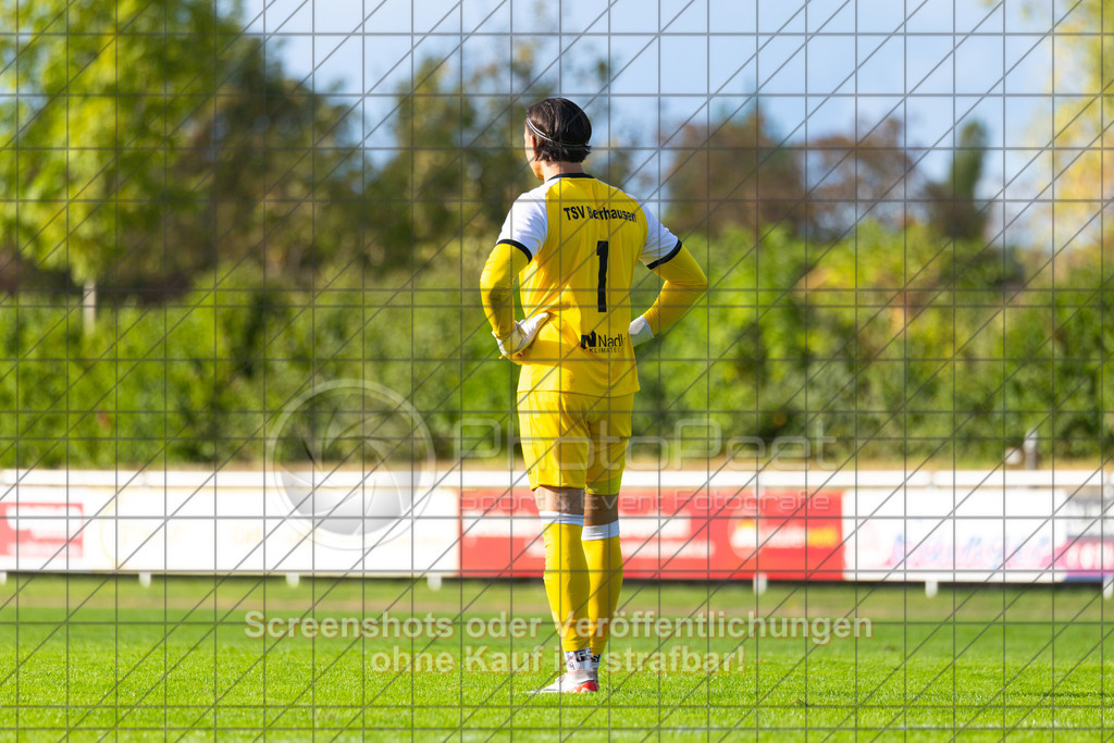 20261010_155816_0409_(c)_by_PhotoPeet | #,1.FC Eislingen (weiß) vs. TSV Bernhausen (lila), Fussball, Landesliga 2 - wfv, 11. Spieltag, Saison 2026/2027, Rasenplatz, Eichbachstation, Haldenstraße, 73054 Eislingen, 10.10.2026 - 15:30 Uhr,Foto: PhotoPeet / Sport- &amp; Eventfotografie / Peter Harich