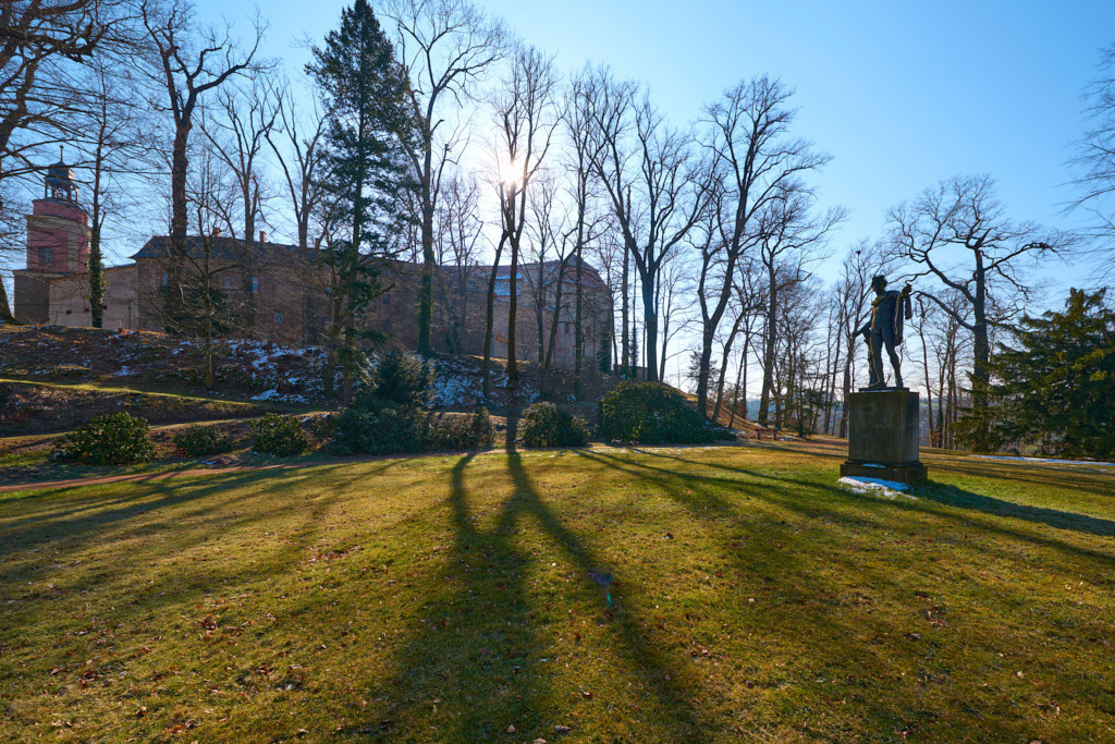 Schloss Wolkenburg mit Park und Eisenkunstgussplastik | Fotos als Raumschmuck - Realisiert mit Pictrs.com