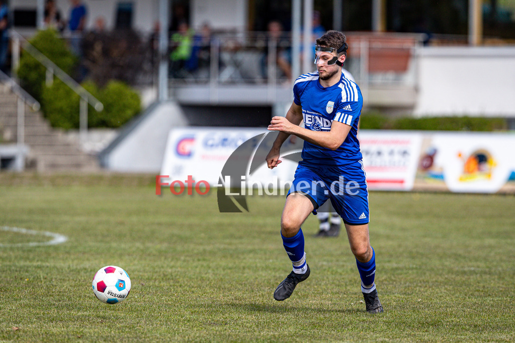 SG Hungerbach vs SV Eurasburg-Beuerberg | Meisterrunde Kreisklasse Gruppe C, SG Hungerbach vs SV Eurasburg-Beuerberg, 20240427,
Christian MARTNER (SVEB 17) in Aktion,
2024-04-27 in Oberhasuen (Sportplatz Oberhasuen)
17 Christian MARTNER (SVEB 17)
Copyright: WolfgangxLindner www.foto-lindner.de