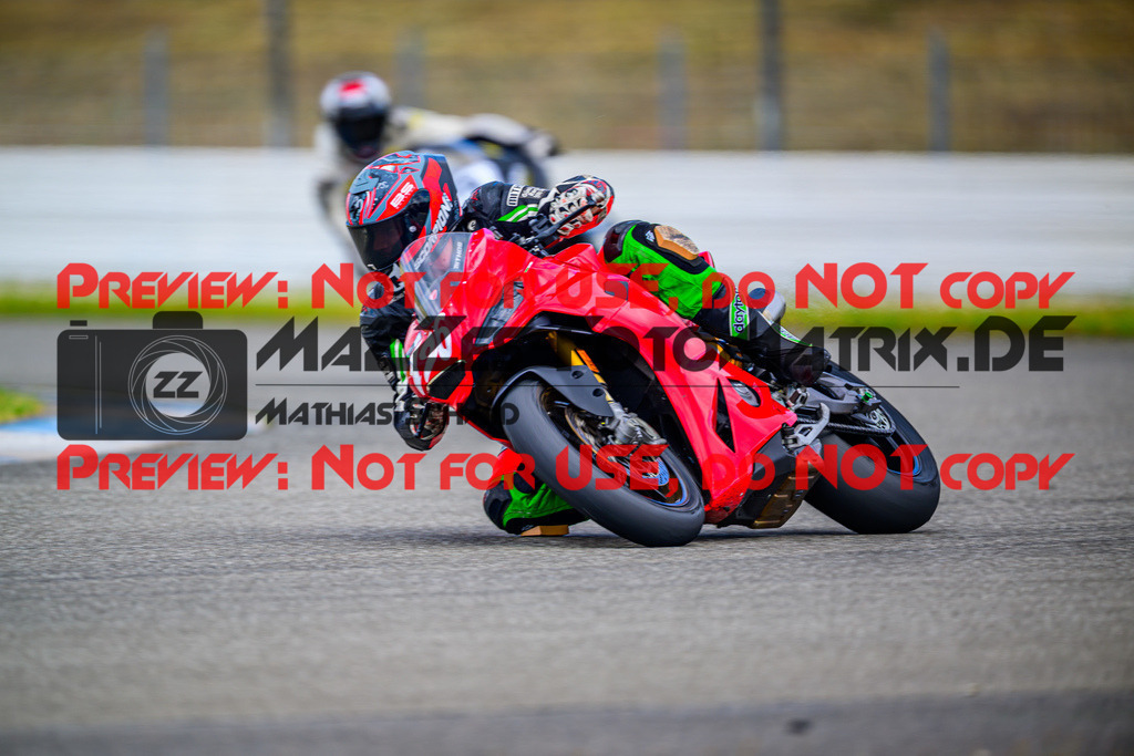 MaZZes_Fotomatrix_20250628_6007705_8137 | WEISS