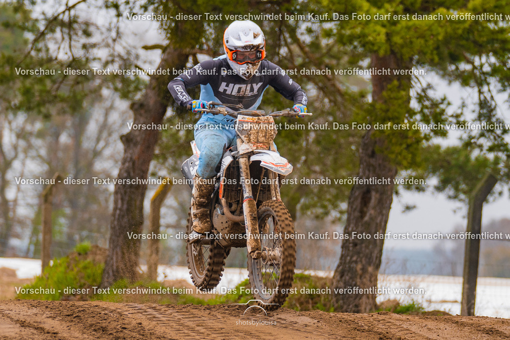 20260412_MCCBensdorf-0556 | Sportfotografin aus Berlin-Brandenburg mit Fokus auf Motocross. Ich halte deine sportliche Leistung und echte Emotionen auf und neben der Strecke professionell fest. Entdecke die Fotos von deinem Rennen und bestelle sie direkt hier im Shop.