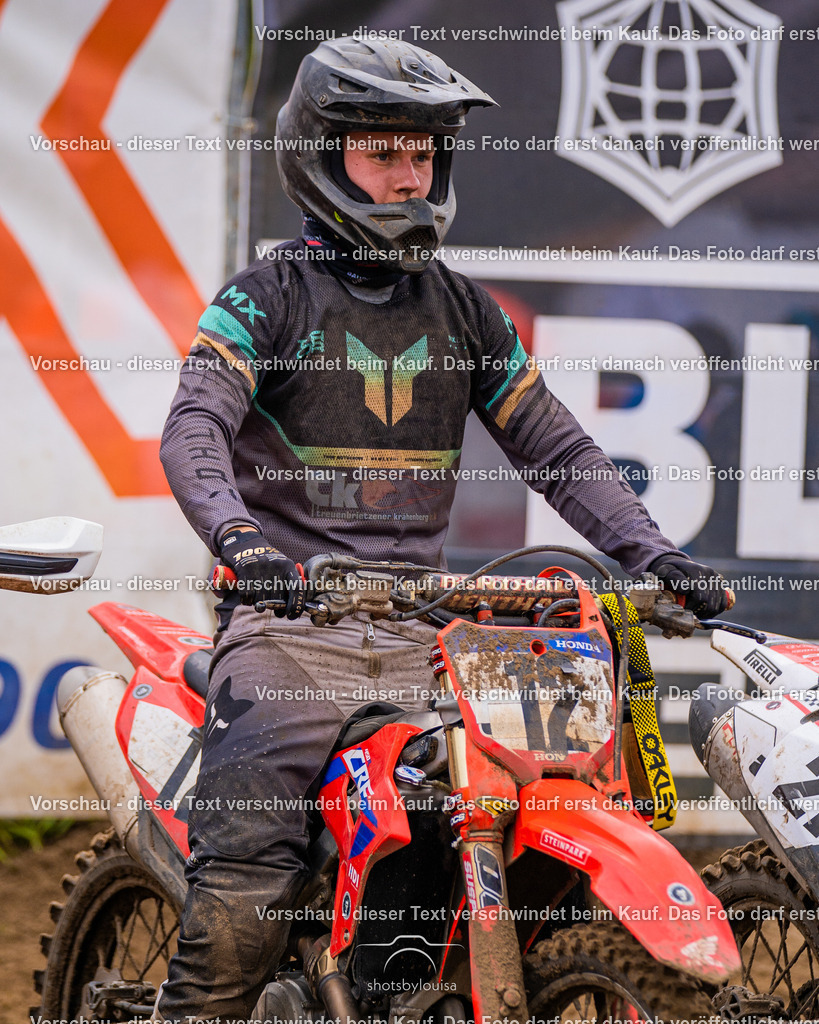 10_05_Dreetz-5738 | Sportfotografin aus Berlin-Brandenburg mit Fokus auf Motocross. Ich halte deine sportliche Leistung und echte Emotionen auf und neben der Strecke professionell fest. Entdecke die Fotos von deinem Rennen und bestelle sie direkt hier im Shop.