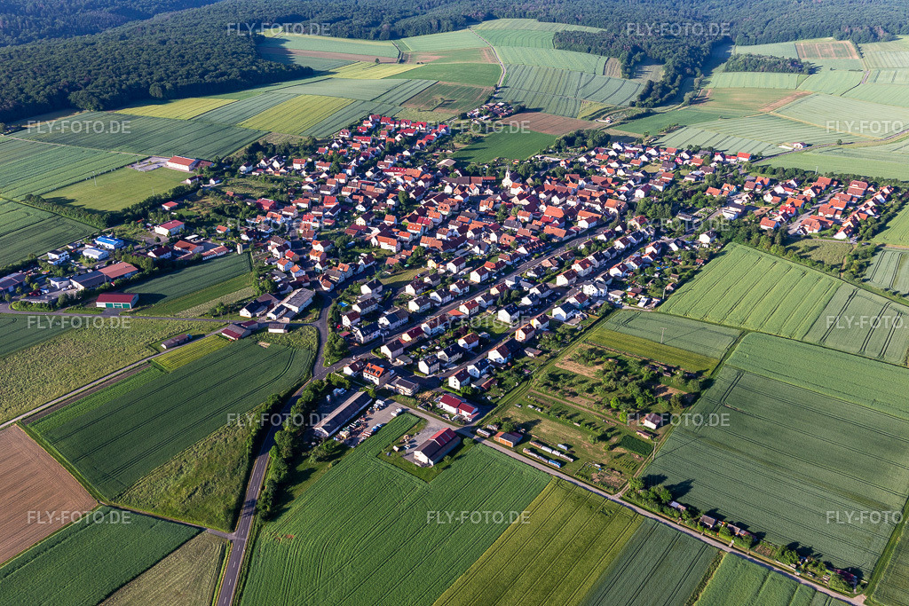 Ortsansicht | Luftbild: Ortsansicht im Ortsteil Hesselbach in Üchtelhausen im Bundesland Bayern in Deutschland. Foto: IMG_127067.jpg vom 13.06.2021 durch ©2025 Werner Riehm fly-foto.de/copyright - Realisiert mit Pictrs.com