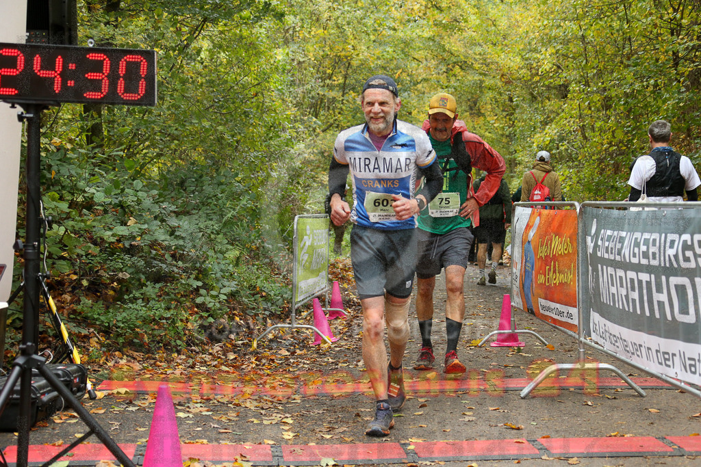 251026_1326_EX1_3464 | Sportfotografie im Rhein-Sieg Kreis, Köln, Bonn, NRW, Rheinland Pfalz, Hessen, etc. Unser Tätigkeitsfeld umfasst den Laufsport vom Volkslauf über den Marathon, Duathlon, Triathon bis zum Ultralauf wie Kölnpfad Ultra oder Schindertrail.