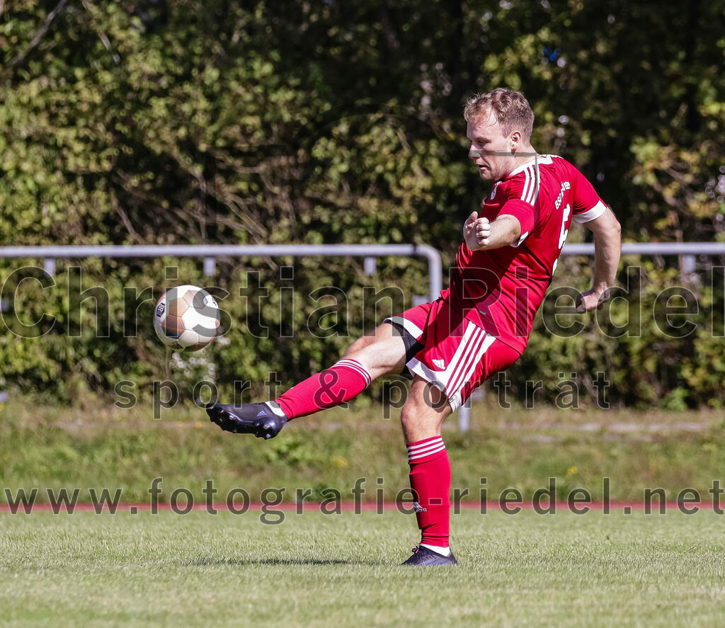 2023-09-02_064_SG_Markt_Schwaben_II_gegen_SV_Internationale_Taufkirchen_II | Markt Schwaben, Deutschland, 02.09.2023:
Fußball, C-Klasse 2023 / 2024, 3. Spieltag, (SG) Markt Schwaben II gegen SV Internationale Taufkirchen II, Endergebnis: 6:2

Michael Fischer (SG Markt Schwaben, #5)

Foto: Christian Riedel / fotografie-riedel.net