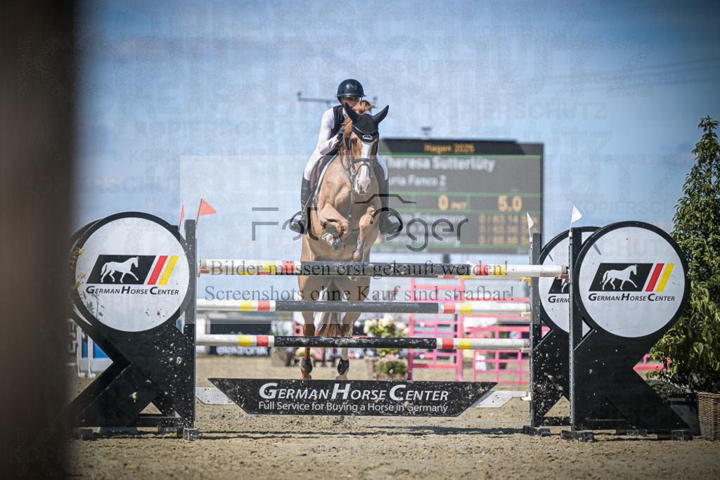 DOS_3945 | Entdecke hochwertige Reitturnierfotos von Foto Oger. Professionell, emotional und authentisch – jetzt Lieblingsmomente im Shop bestellen.Deutschlandweite Turnierfotografie. - Realisiert mit Pictrs.com