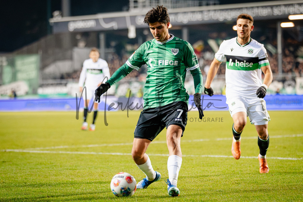 2. Bundesliga, Saison 2025/26, 15. Spieltag: SC Preußen Münster - Hannover 96 | Münster, 05.12.2025: 2. Bundesliga, 15. Spieltag, SC Preußen Münster gegen Hannover 96 im LVM-Preußenstadion in Münster. Foto: sportfotografie.ms | Markus Paletta - Realisiert mit Pictrs.com