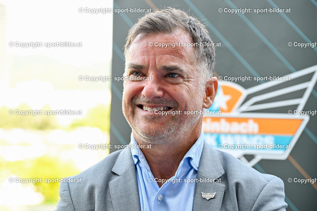 AUT, Pressekonferenz Eishockey Black Wings Linz, Praesentation Trikot und neue Sponsorpartner | 16.08.2023, Linz, AUT, Pressekonferenz Eishockey Black Wings Linz, Praesentation Trikot und neue Sponsorpartner, im Bild Peter Nader, Praesident EHC Black Wings Linz (BWL)



