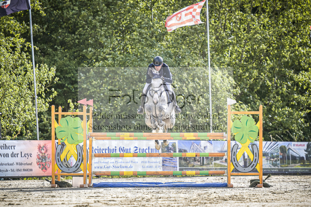 DOS_9764 | Entdecke hochwertige Reitturnierfotos von Foto Oger. Professionell, emotional und authentisch – jetzt Lieblingsmomente im Shop bestellen.Deutschlandweite Turnierfotografie. - Realisiert mit Pictrs.com