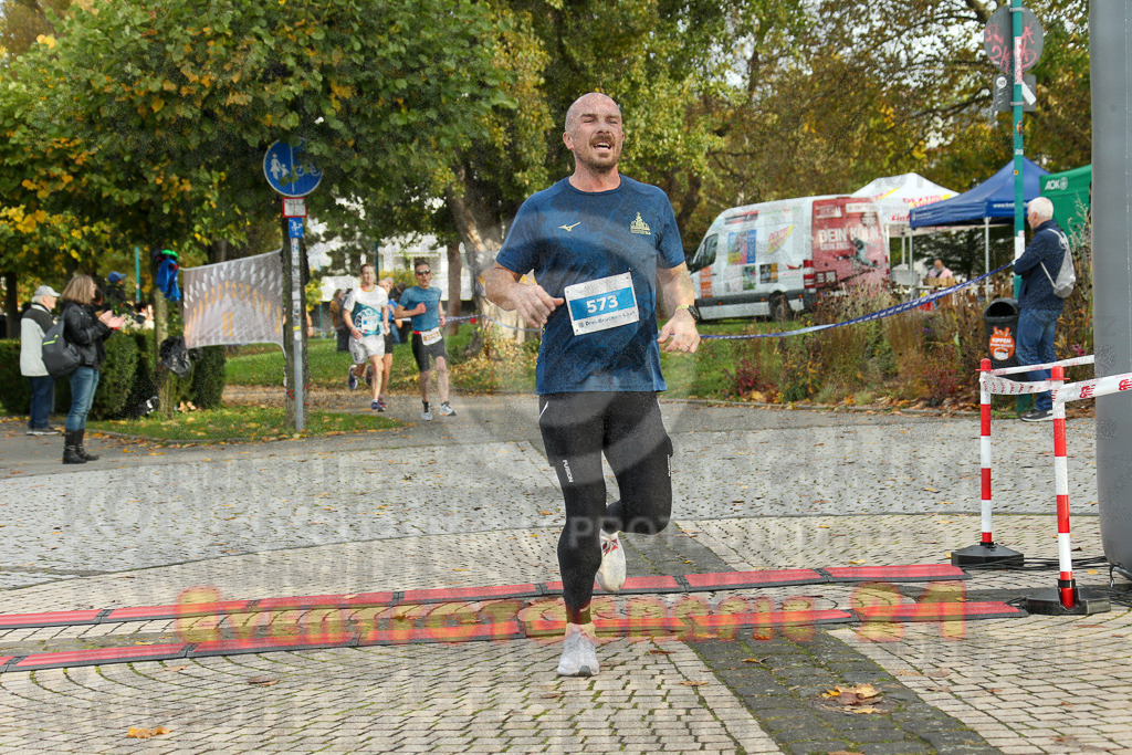 241020_1002_EX1_7521 | Sportfotografie im Rhein-Sieg Kreis, Köln, Bonn, NRW, Rheinland Pfalz, Hessen, etc. Unser Tätigkeitsfeld umfasst den Laufsport vom Volkslauf über den Marathon, Duathlon, Triathon bis zum Ultralauf wie Kölnpfad Ultra oder Schindertrail.