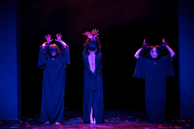 Tadashi Endo - Sasayaki | Digital Fotografie für großformatige FineArtPrint, im Gallus Theater Frankfurt am Main 2022, Butoh Tänzer Tadashi Endo: http://www.butoh-ma.de/
Digital photography for large format FineArtPrint, in Gallus Theater Frankfurt am Main 2022, Butoh dancer Tadashi Endo: http://www.butoh-ma.de/
 - Realisiert mit Pictrs.com