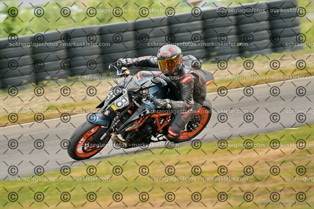 25bt05-1565 | markuskiefer.com - Realisiert mit Pictrs.com