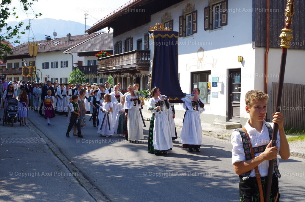 IMGP3811 | fotografiert von Axel PollmannLeonhardi Wallfahrt Benediktbeuern und Murnau, Fronleichnam, Fasching, Landschaft im Loisachtal und Benediktbeuern  - Realisiert mit Pictrs.com