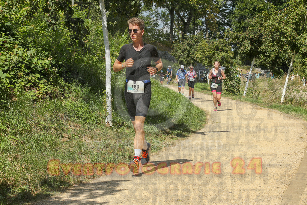 250824_1240_EX1_0150 | Sportfotografie im Rhein-Sieg Kreis, Köln, Bonn, NRW, Rheinland Pfalz, Hessen, etc. Unser Tätigkeitsfeld umfasst den Laufsport vom Volkslauf über den Marathon, Duathlon, Triathon bis zum Ultralauf wie Kölnpfad Ultra oder Schindertrail.