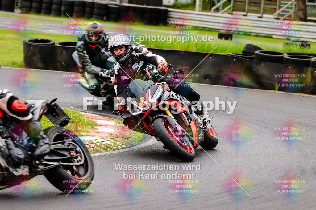 MotoTeamVBK-20435 | Hier findet Ihr Bilder von Touristenfahrten auf der Nürburgring Nordschleife oder von anderen Veranstaltungen die ich besucht habe. Viel Spass beim Durch Schauen 