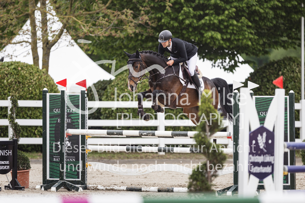 260508_PfSpTa_9_SprPf-L-921 | Deine schönsten Turniermomente als professionelle Fotos! Entdecke hochwertige Pferdesport-Fotografie im Online-Shop. Jetzt Fotos finden & bestellen!