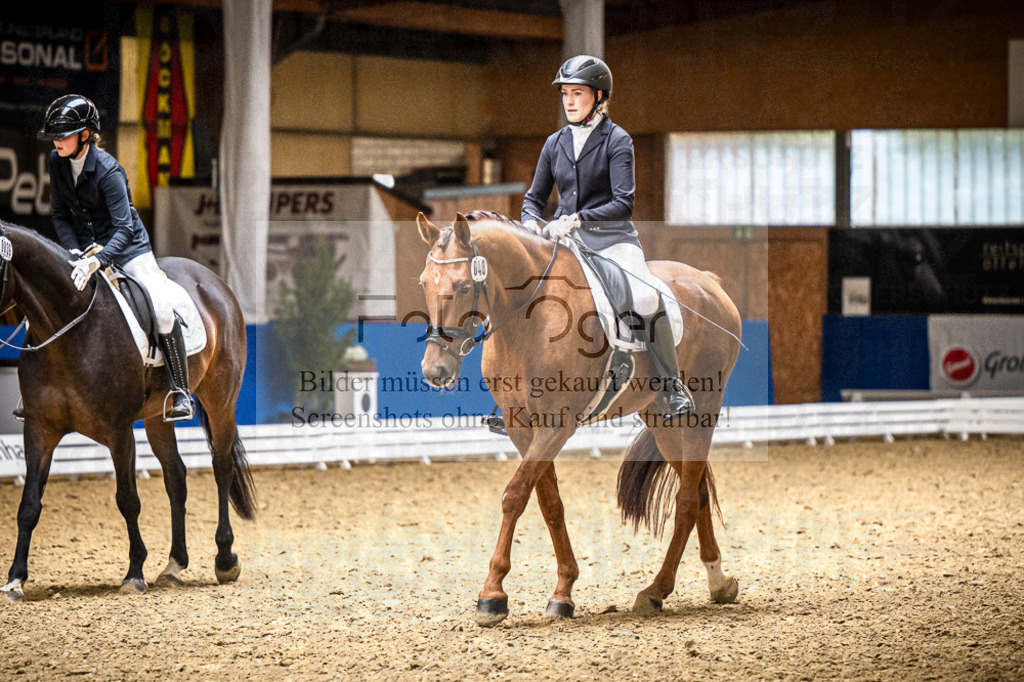 DOS_1199 | Entdecke hochwertige Reitturnierfotos von Foto Oger. Professionell, emotional und authentisch – jetzt Lieblingsmomente im Shop bestellen.Deutschlandweite Turnierfotografie. - Realisiert mit Pictrs.com