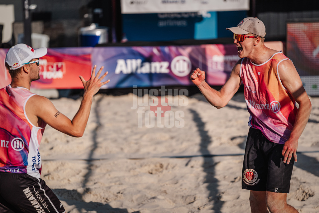 Beachvolleyball | Männer | Allianz German Beach Tour 2025 | Tourstop Bremen | 12.06.2025 | v.l. Bo Hansen und Leo Hauschild jubeln