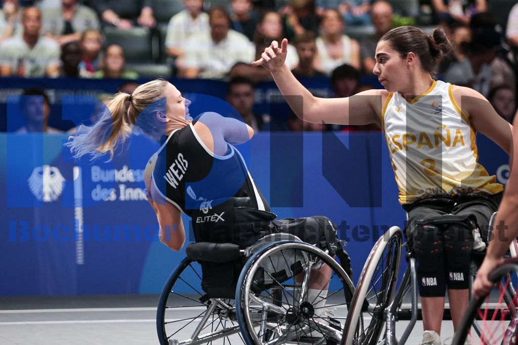 SES_TTG3X320250717-136 | bond - Realisiert mit Pictrs.com