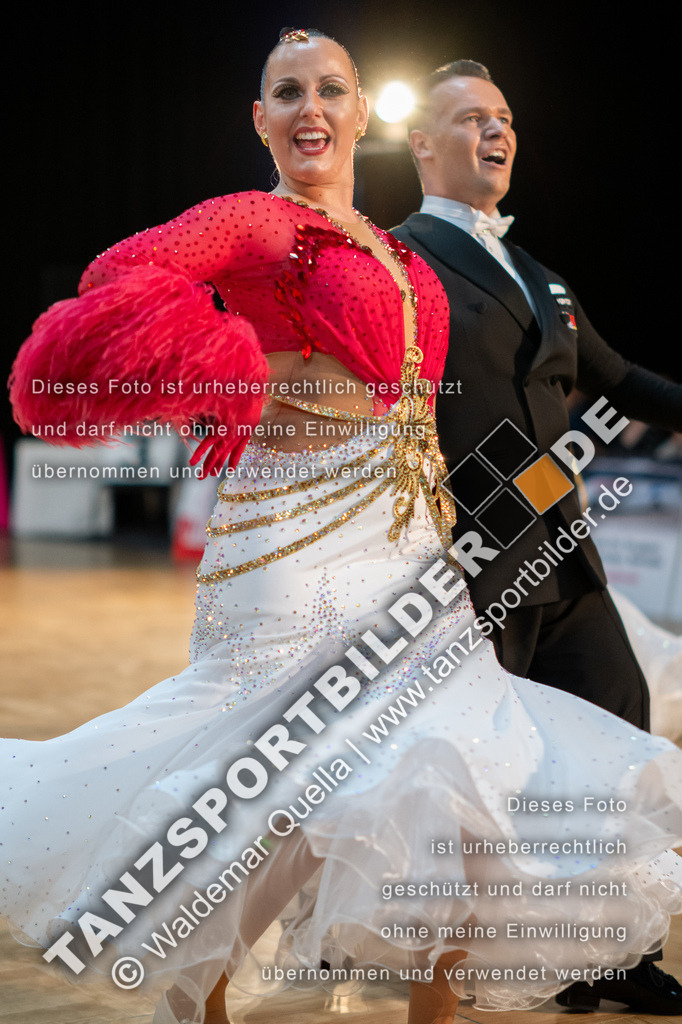 20250118-11508 | Hier finden Sie Tanz Bilder vom Latein und Standard Formationen tanzen. Sportbilder vom Tanzsport. Schöne Fotos und von Weltmeisterschaft, Europameisterschaft, Bundesliga, Regionalliga, Oberliga und Landesliga sowie von GOC Stuttgart, DanceComp, WM Bremen