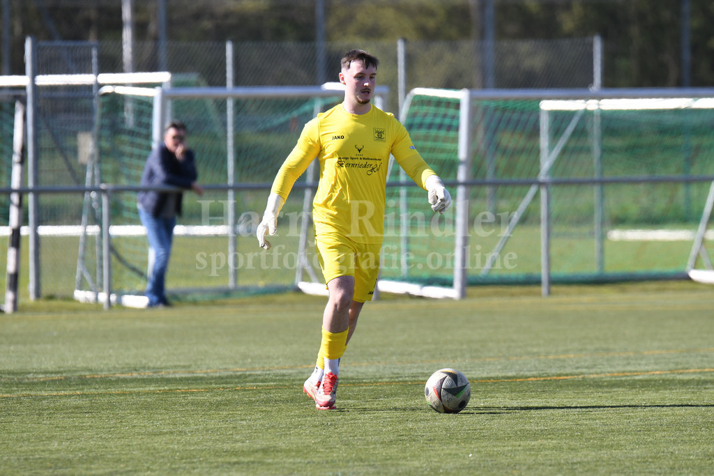 SpVgg GW Deggendorf : SV Hofkirchen | Lukas Groll (SpVgg GW Deggendorf #1) - Realisiert mit Pictrs.com