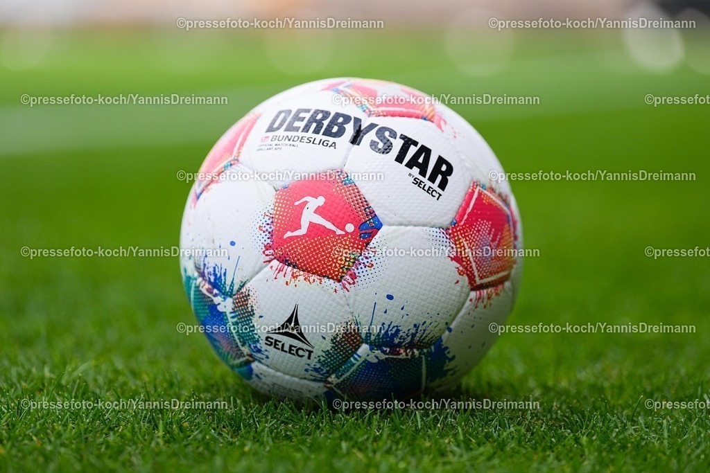 xYDR26072501035 | 26.07.2025, xydrx, Fußball, SC Preußen Münster - Viktoria Köln, Testspiel, LVM-Preußenstadion: Spielball der Bundesliga, feature, Symbolbild