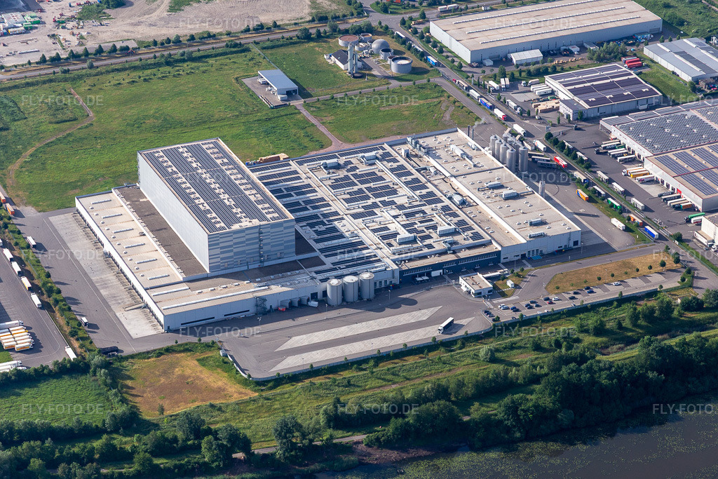 Luftbild: Pfälzer Erfrischungsgetränke GmbH in Wörth am Rhein im Bundesland Rheinland-Pfalz in Deutschland. Foto: IMG_131549.jpg vom 22.05.2022 durch Werner Riehm/FLY-FOTO.deMEG Gruppe - MEG Gruppe
