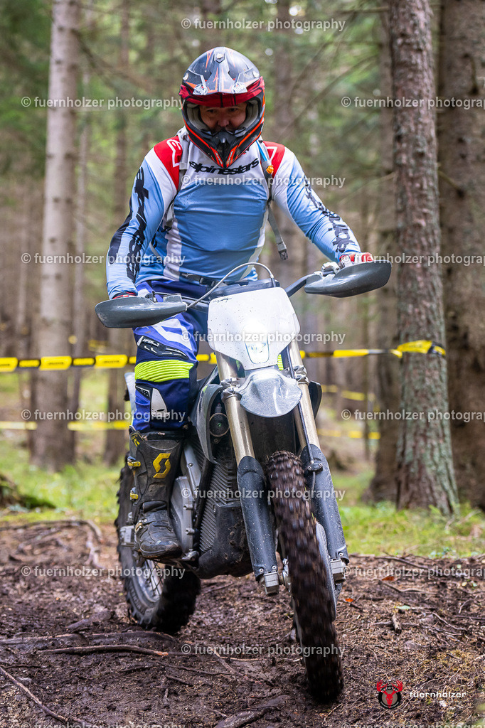 fuernholzer_251026-C2-223 | Fotografische Impressionen von der Red Stag Enduro Extreme by fuernholzer-photography.com. Endurosport in Österreich fotografisch festgehalten von fuernholzer. Auftragsfotografie für Private, Gewerbefotos und Industriefotografie. Eventfotografie, Sportfotografie und Motorsportfotografie. Anbieter von Fotoworkshops, Fototraining, fotografischen Vorträgen und Fotoseminaren.