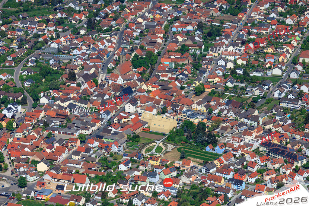 Die Luftbildaufnahme Hallstadt - Hallstadt wurde 2018 mittels Flugzeug (keine Drohne) erstellt. Perfekte Schärfe und Druck- Auflösung- Garantiert!