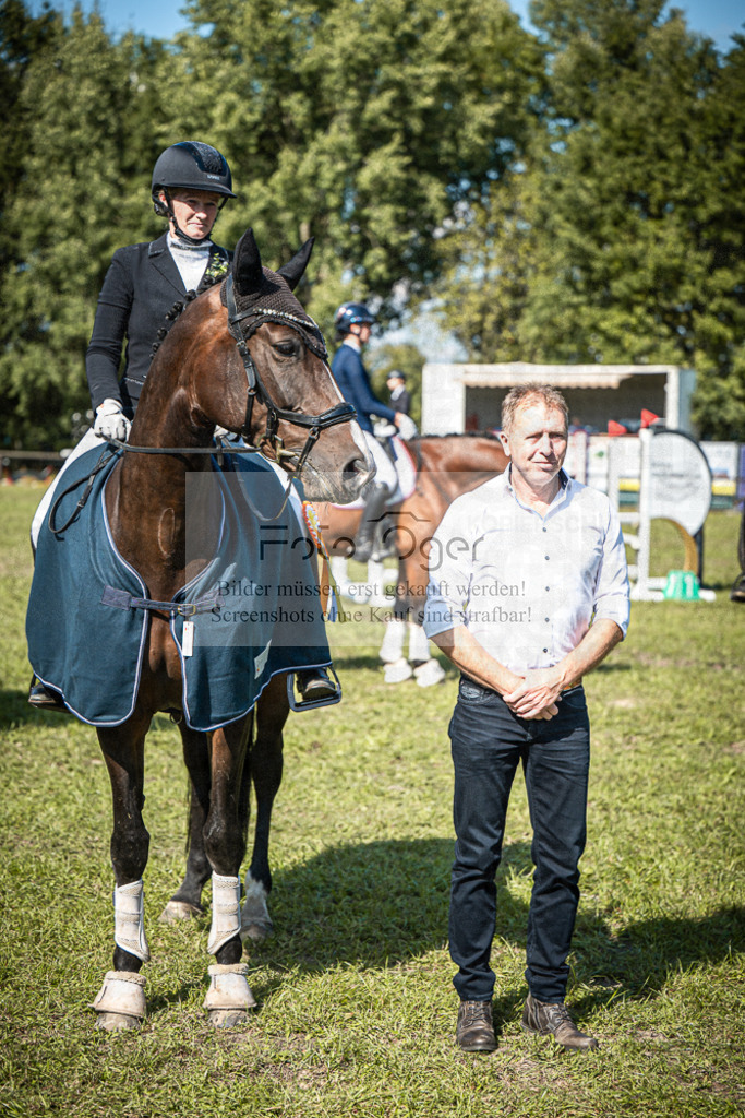 Z63_0032 | Entdecke hochwertige Reitturnierfotos von Foto Oger. Professionell, emotional und authentisch – jetzt Lieblingsmomente im Shop bestellen.Deutschlandweite Turnierfotografie. - Realisiert mit Pictrs.com