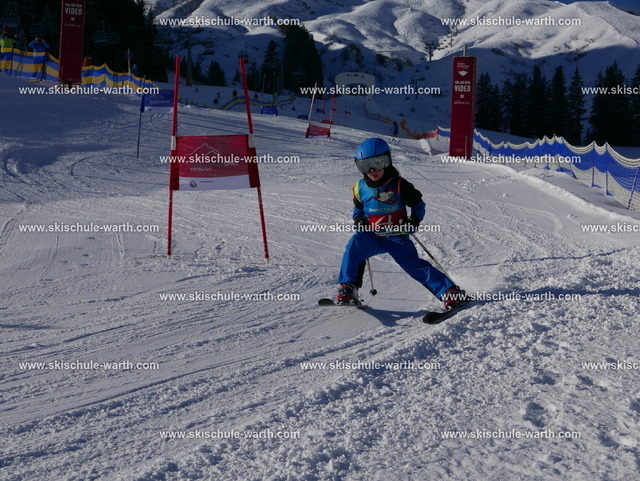 Louis (4) | Photos von der Skischule Warth - Realisiert mit Pictrs.com