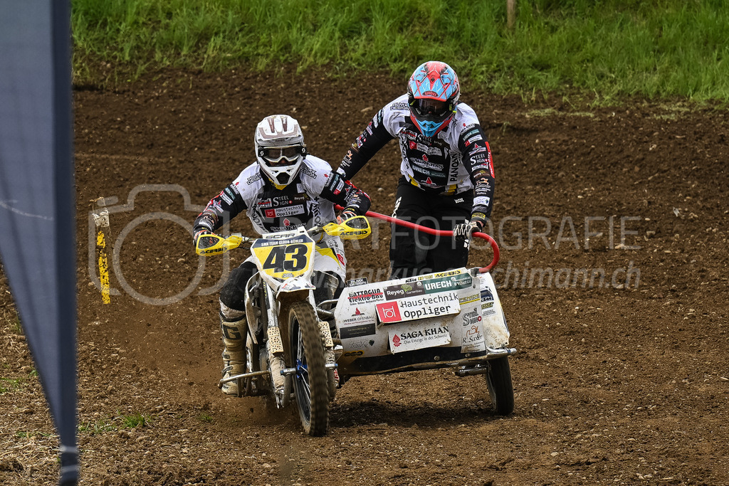 Motocross Schlatt bei Winterthur - 30. April 2023 | #43 Gloor Ronny / Lenherr Andreas aus Menziken (CH) auf KTM in der Kategorie Seitenwagen am Motocross Schlatt bei Winterthur, 30. April 2023. 
Instagram: @mx_schlatt | @mc_wila | @sam_schweiz
Bild: Sportfotografie Markus Aeschimann | www.markus-aeschimann.ch - Realisiert mit Pictrs.com