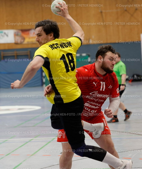 Griesheim 2 - Weiterstadt | 19.01.2025 Handball Bezirksliga Männer TuS Griesheim II vs HSG Weiterstadt Braunshardt Worfelden (23:21) v. li. Oliver Schielke (18 HSG) Paris Sidiropoulos (11 TuS) (Foto: Peter Henrich) - Realisiert mit Pictrs.com