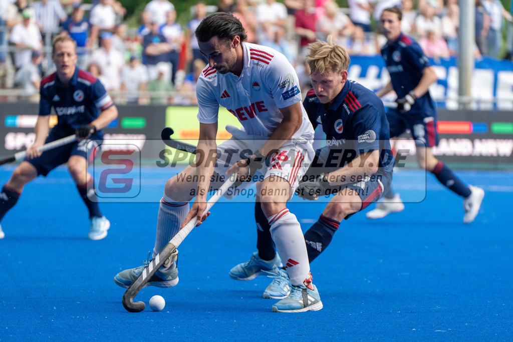 Final4_20250531-1753-HK108128 | Krefeld, Deutschland, 31.05.2025:  Feldhockey Final4 2025 – „Deutsche Feldhockey-Meisterschaften 2025“ im Gerd-Wellen-Hockeyanlage am 31.05.2025 in Krefeld, Deutschland. (Foto von Kramhöller/Fehrmann/Kaste)Krefeld, Germany, 31.05.2025: Feldhockey Final4 2025 – „Deutsche Feldhockey-Meisterschaften 2025“ in Gerd-Wellen-Hockeyanlage at 31.05.2025 in Krefeld, Deutschland. (Foto from Kramhöller/Fehrmann/Kaste)