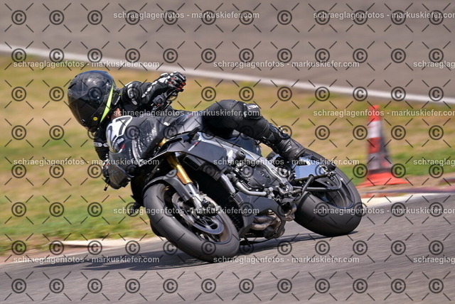 26bt05-1370 | markuskiefer.com - Realisiert mit Pictrs.com