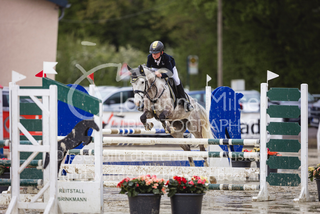 240426_Olfen-Vinnum_PonyTrophy-149 | Deine schönsten Turniermomente als professionelle Fotos! Entdecke hochwertige Pferdesport-Fotografie im Online-Shop. Jetzt Fotos finden & bestellen!