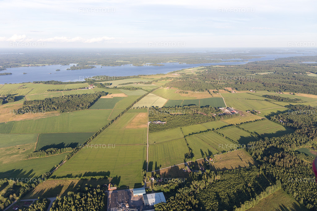 Vue aérienne: Vue de la ville à Grimslöv dans le département Kronobergs län, Suède. Photo: IMG_108057.jpg prise le 26/06/2018 par Werner Riehm/FLY-FOTO.euRésolution de l'original: 5472 x 3648 px
