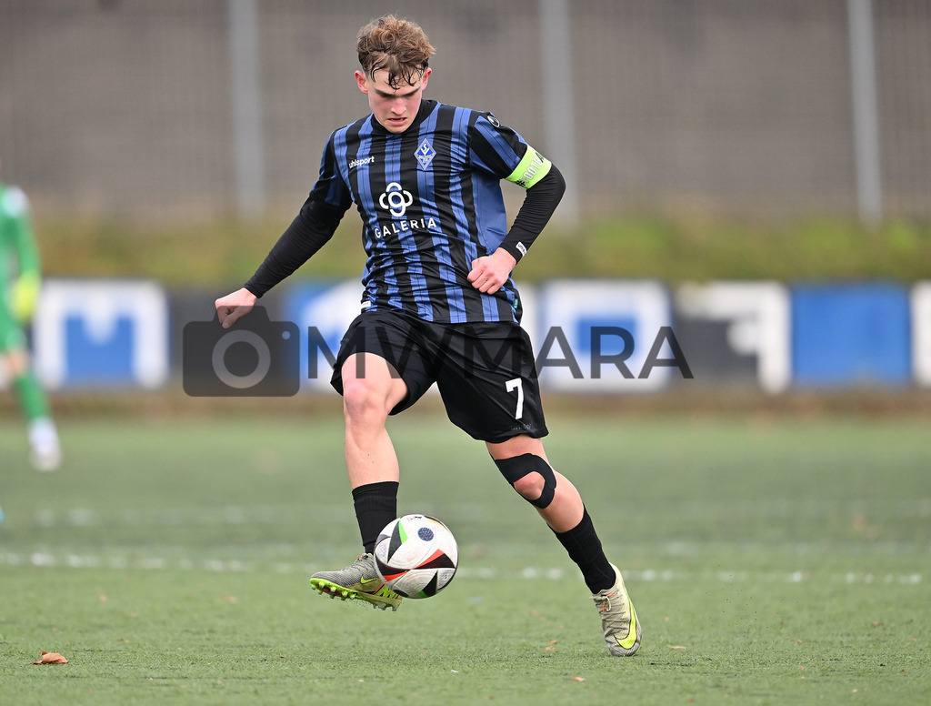 Fussball I Herren I Saison 2025-2026 I Bundesliga I 6. Spieltag I Eintracht Frankfurt - FC Bayern München  | MWMARA - Realisiert mit Pictrs.com