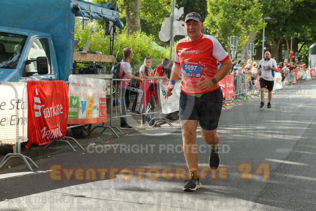 220610_1828_EX1_6987 | Sportfotografie im Rhein-Sieg Kreis, Köln, Bonn, NRW, Rheinland Pfalz, Hessen, etc. Unser Tätigkeitsfeld umfasst den Laufsport vom Volkslauf über den Marathon, Duathlon, Triathon bis zum Ultralauf wie Kölnpfad Ultra oder Schindertrail.