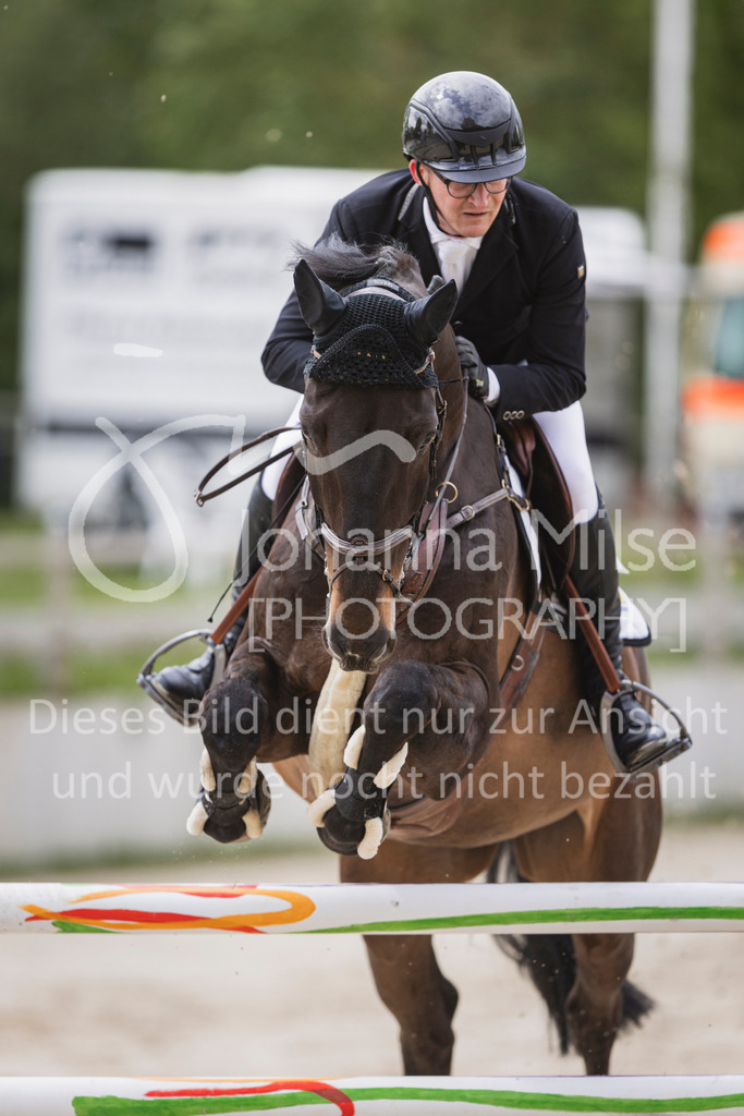 250504_SpengeW_M2-Spr-425 | Deine schönsten Turniermomente als professionelle Fotos! Entdecke hochwertige Pferdesport-Fotografie im Online-Shop. Jetzt Fotos finden & bestellen!