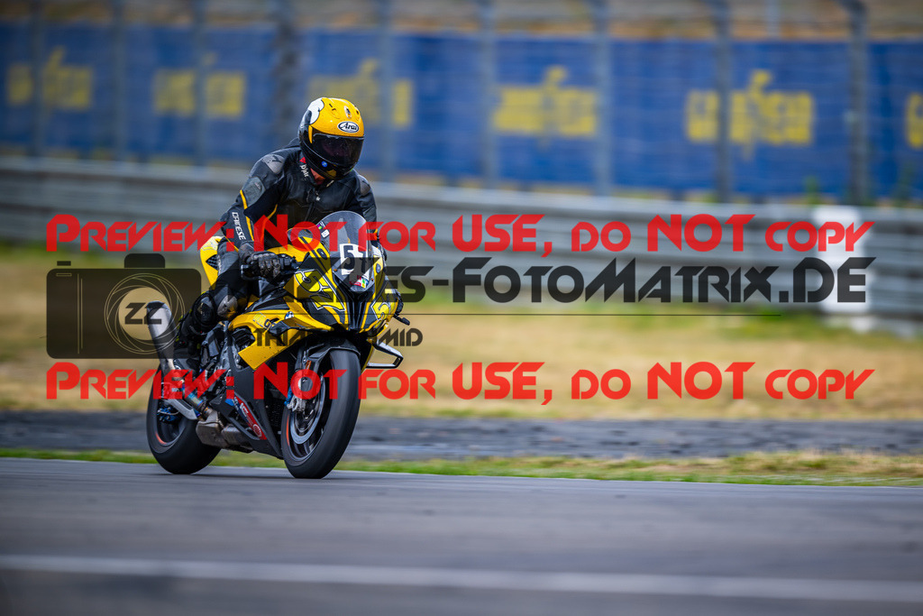 MaZZes_FotoMatrix_230719_266 | WEISS